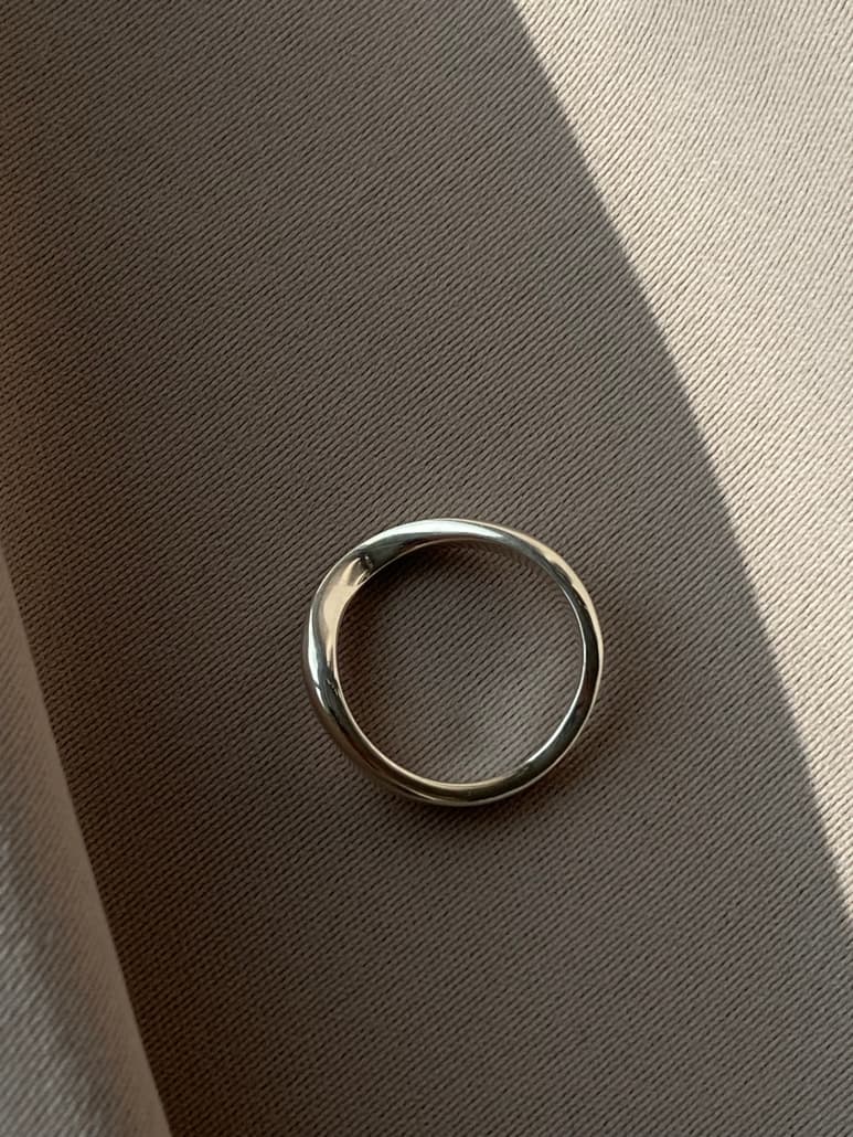 Adora petite ring
