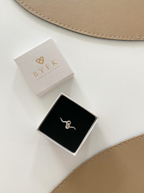 KNOTTIE RING