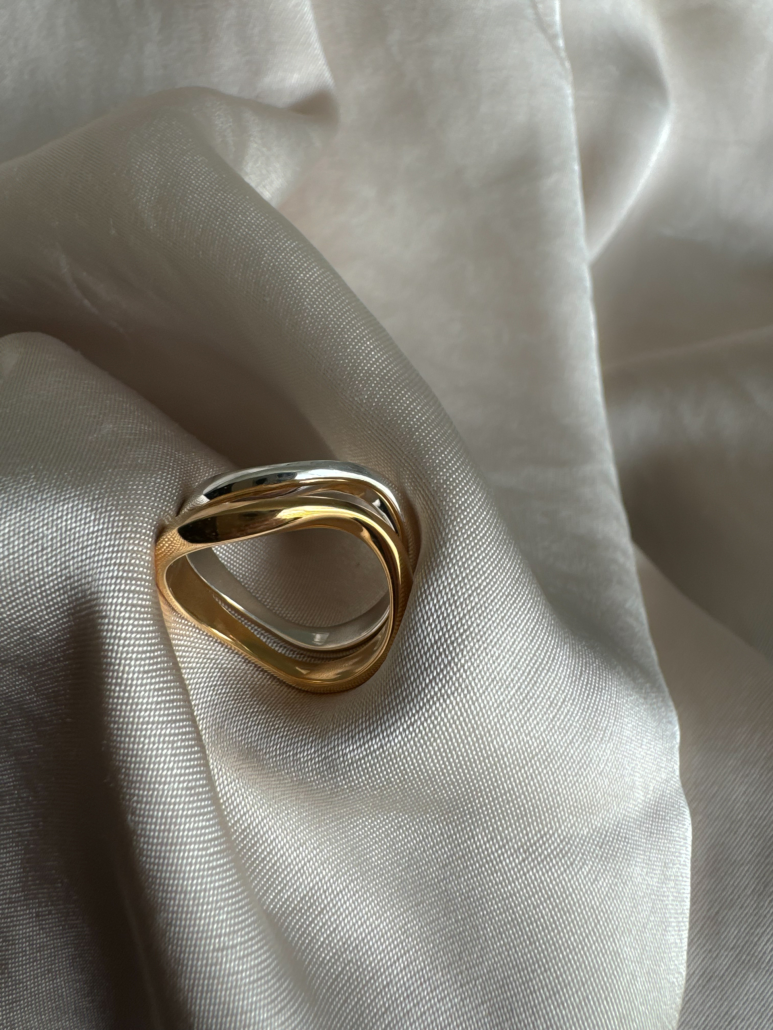 Adora Petite ring 18k