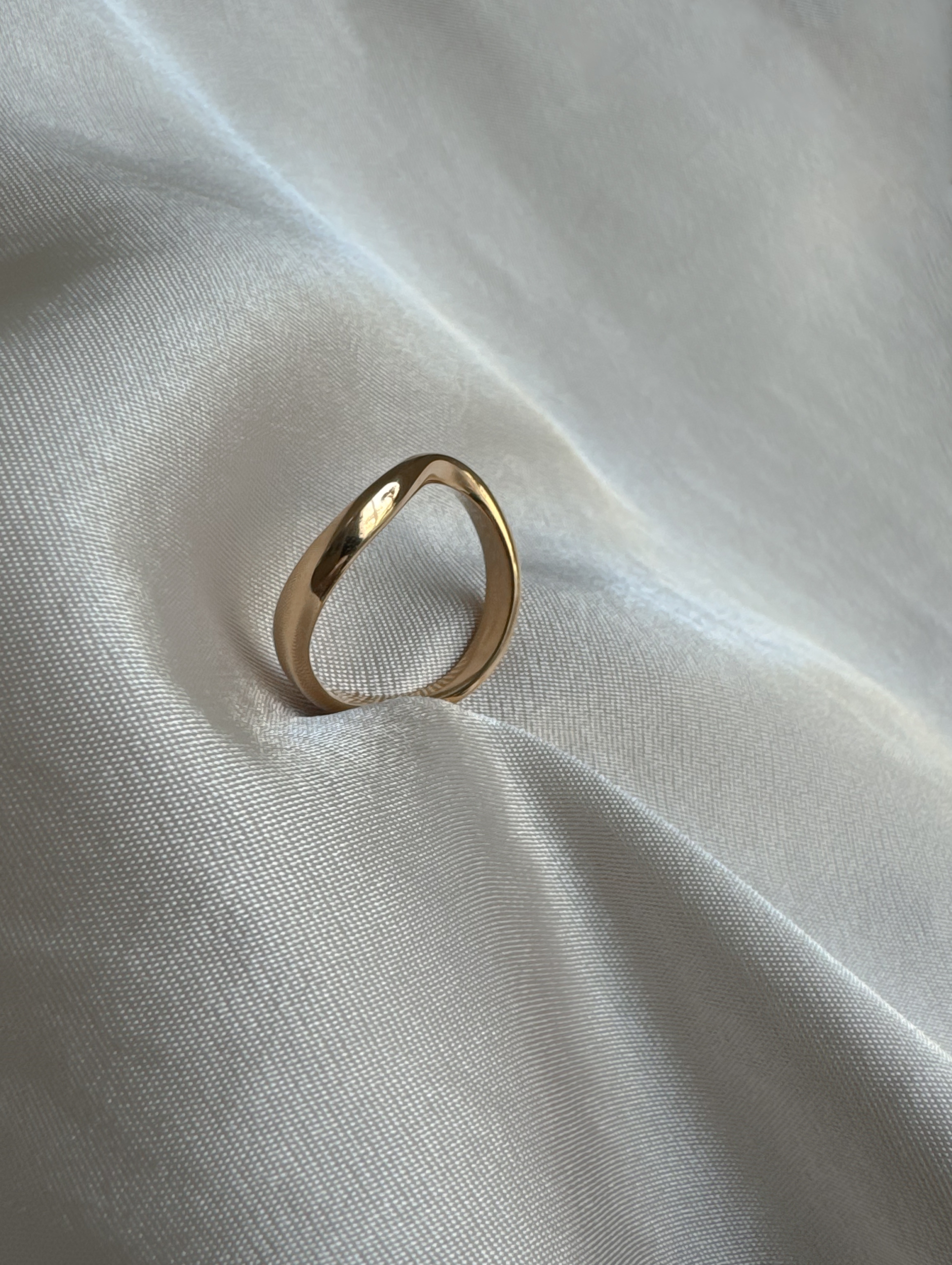 Adora Petite ring 18k