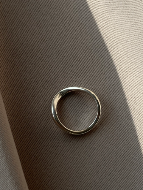 Adora petite ring