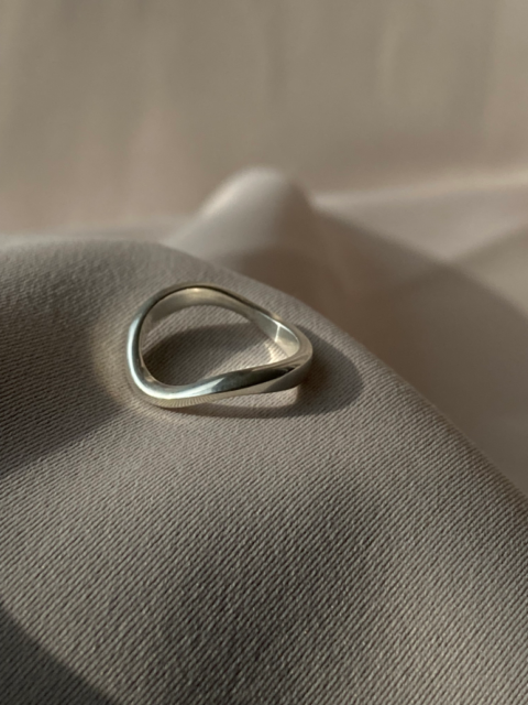 Adora petite ring