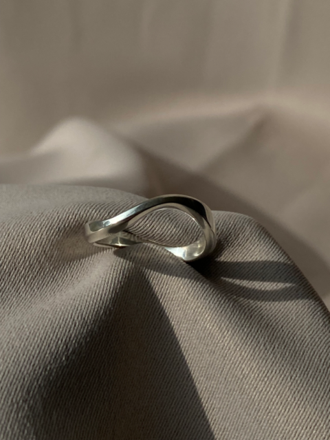Adora petite ring